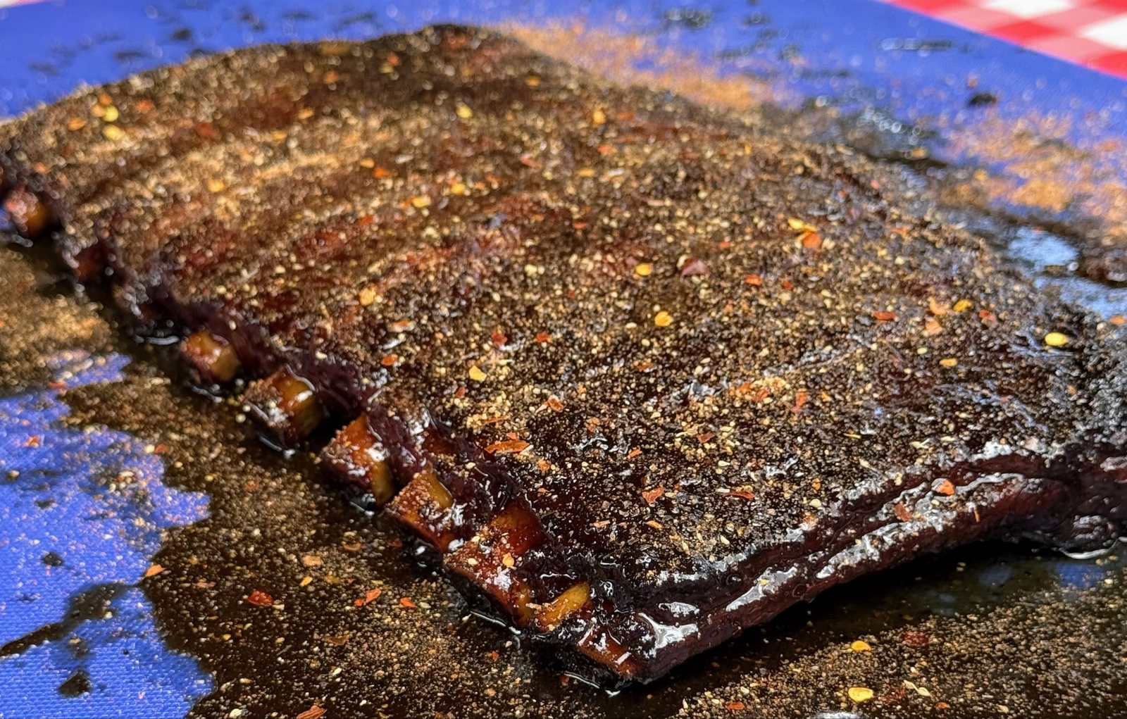 Finished spare rib rack with a chili-pepper crust